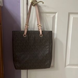 MK shopping bag